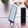 Mag een powerbank van 20.000 mAh mee in het vliegtuig bij KLM en Transavia in 2026